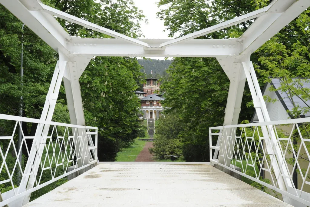 Borjomi Likani Health & Spa Centre — Park grounds