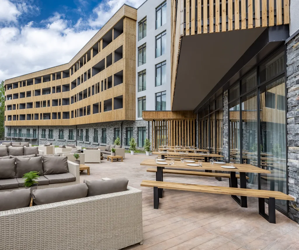 Dialog Kokhta — Hotel exterior