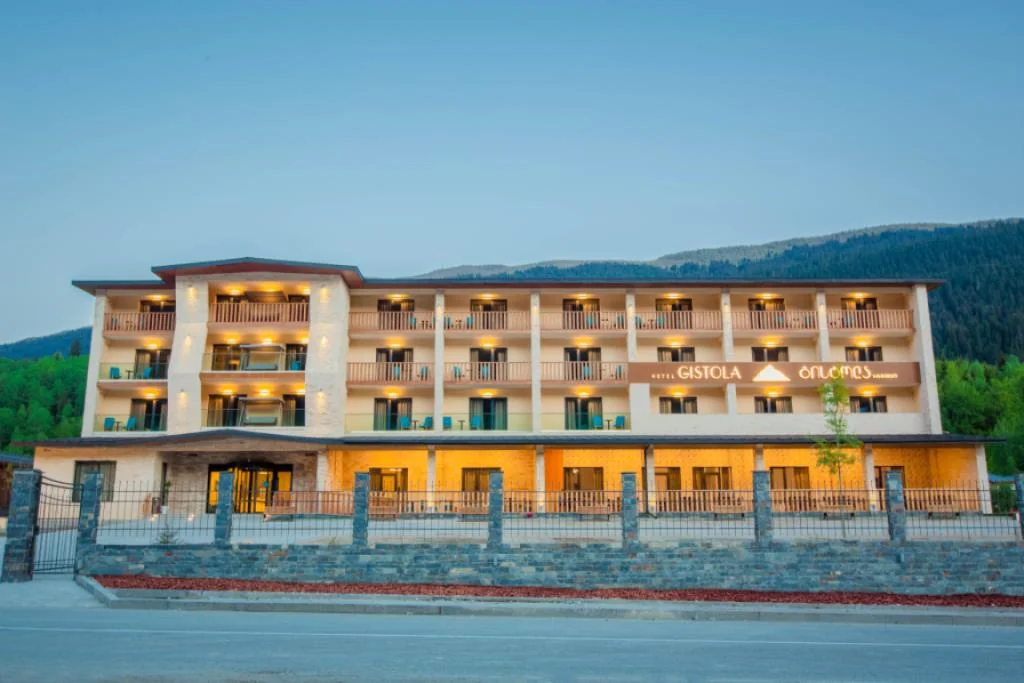 Hotel Gistola — Hotel exterior