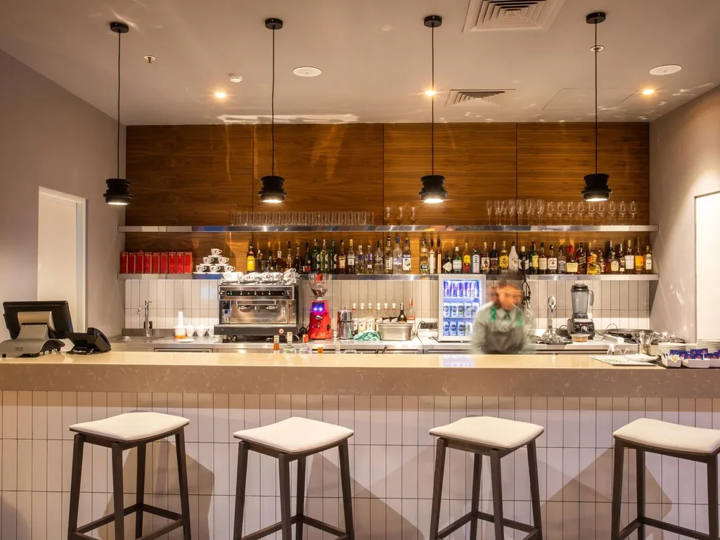 Holiday Inn Telavi — Bar