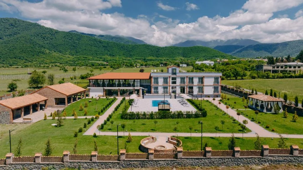 In Gremi Hotel — Hotel exterior