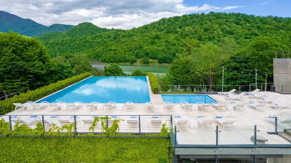Kvareli Lake Resort — Swimming pool
