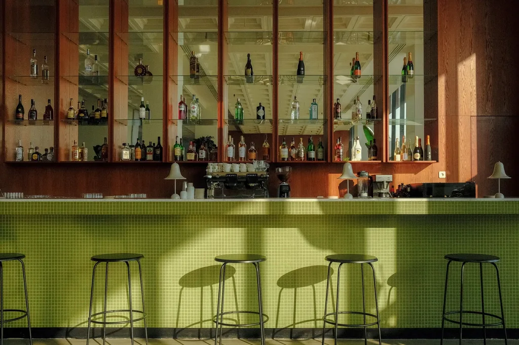 Kvareli Lake Resort — Bar