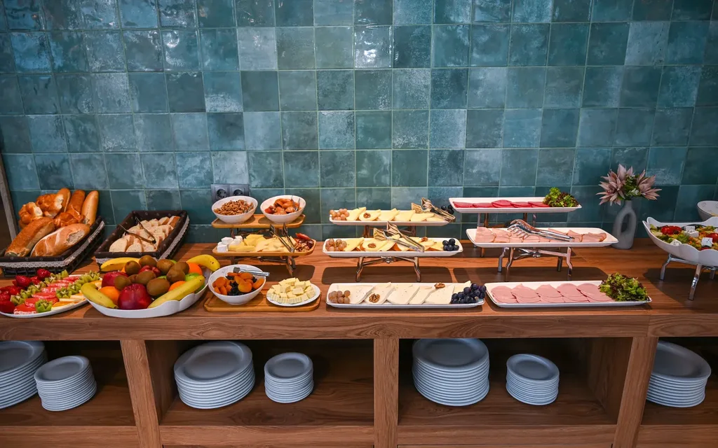 Landmark Boutique Hotel — Breakfast