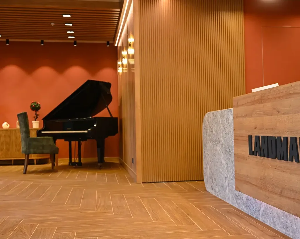 Landmark Boutique Hotel — Reception