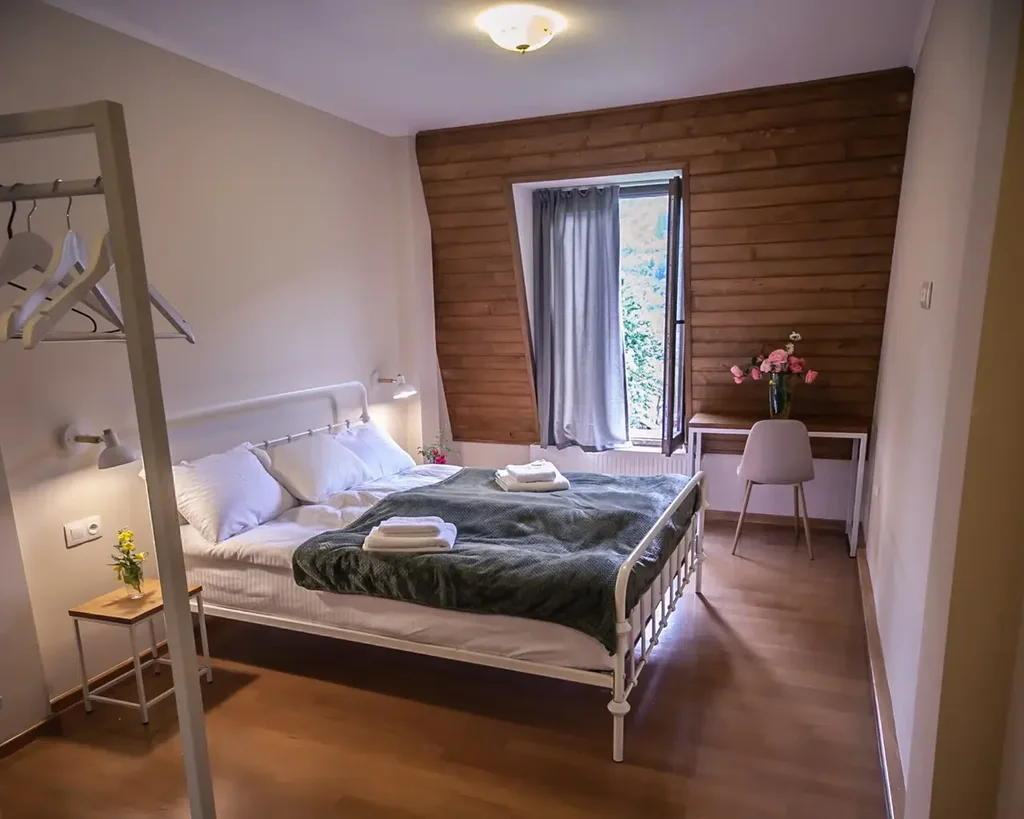 Latour Mestia — Guest room