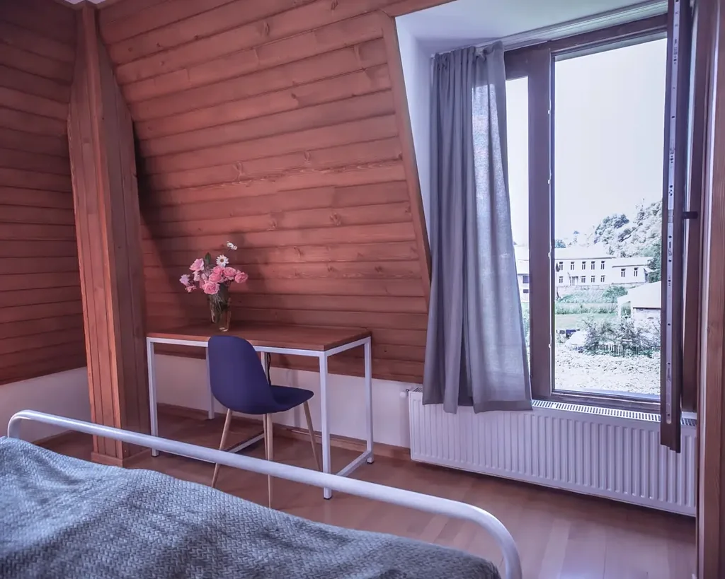 Latour Mestia — Guest room