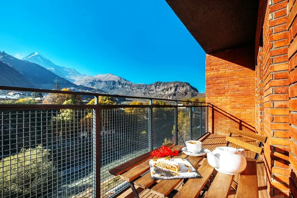 Stancia Kazbegi — Balcony