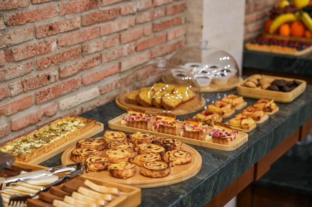 Steel Tower Borjomi — Breakfast