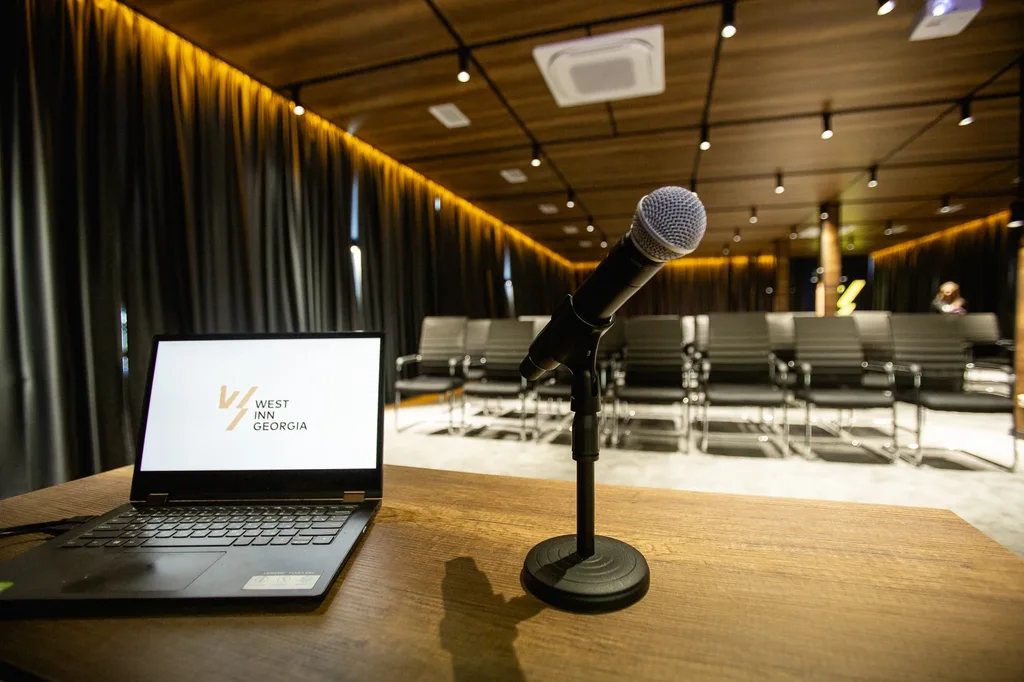 West Inn Georgia — Meeting space